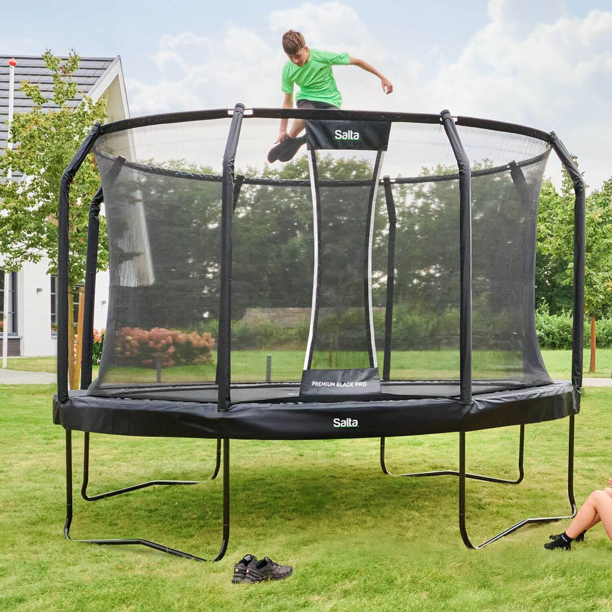 Salta 15ft Premium Black Pro Round Trampoline + Safety Net