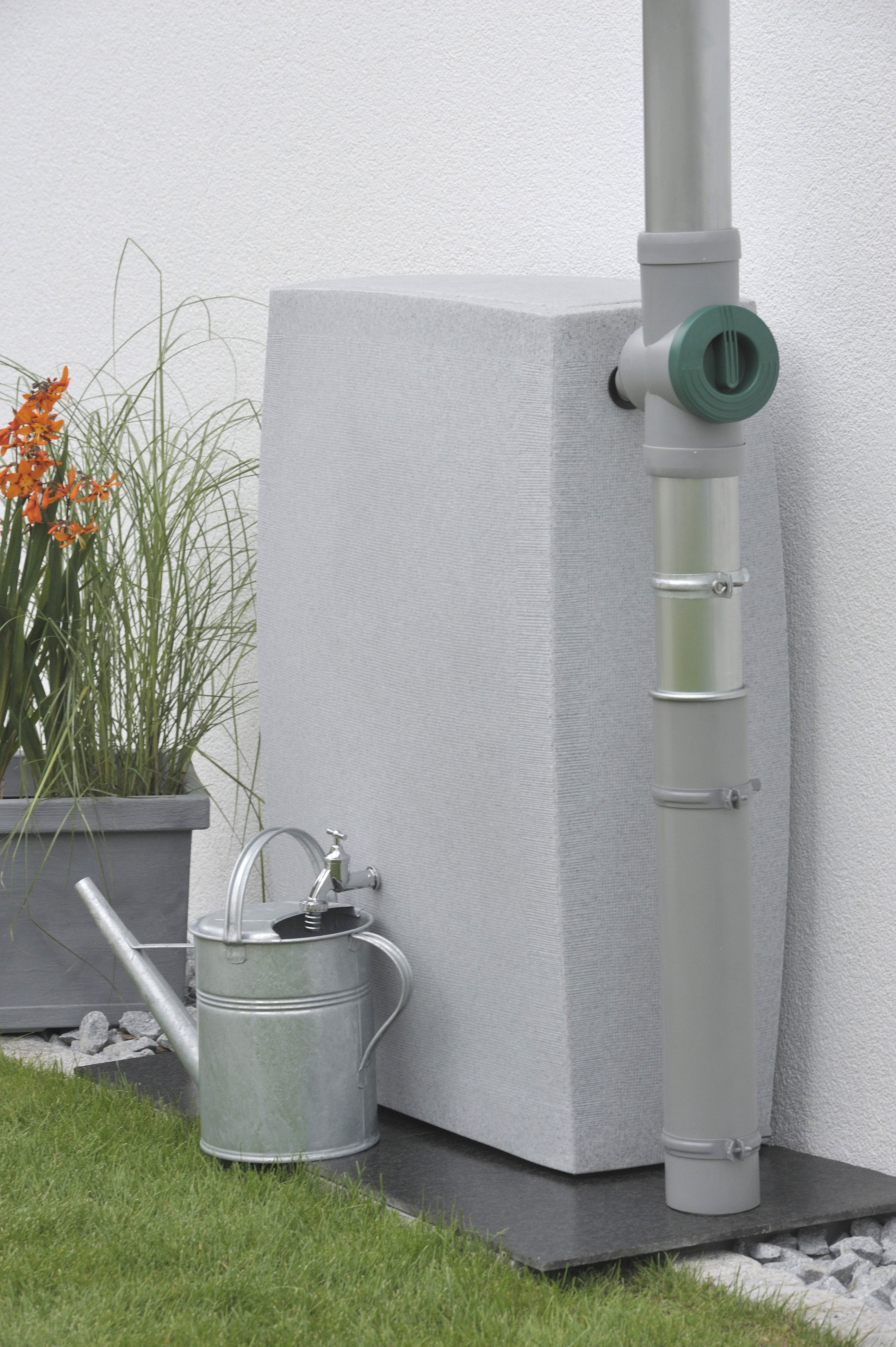 Noblesse 275 Litre Slim Water Butt with Optional Planter