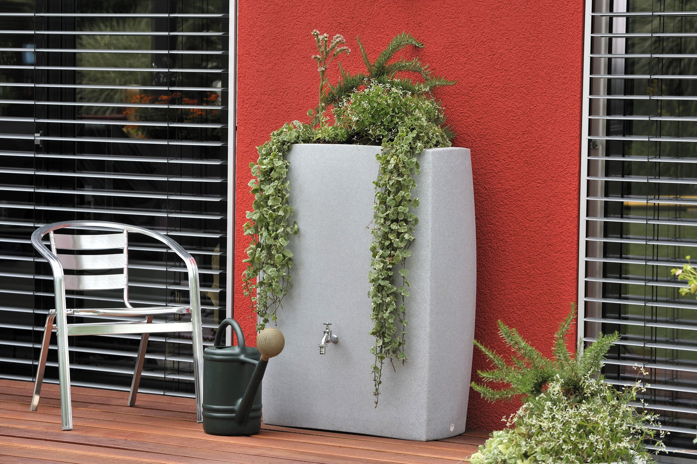 Noblesse 275 Litre Slim Water Butt with Optional Planter