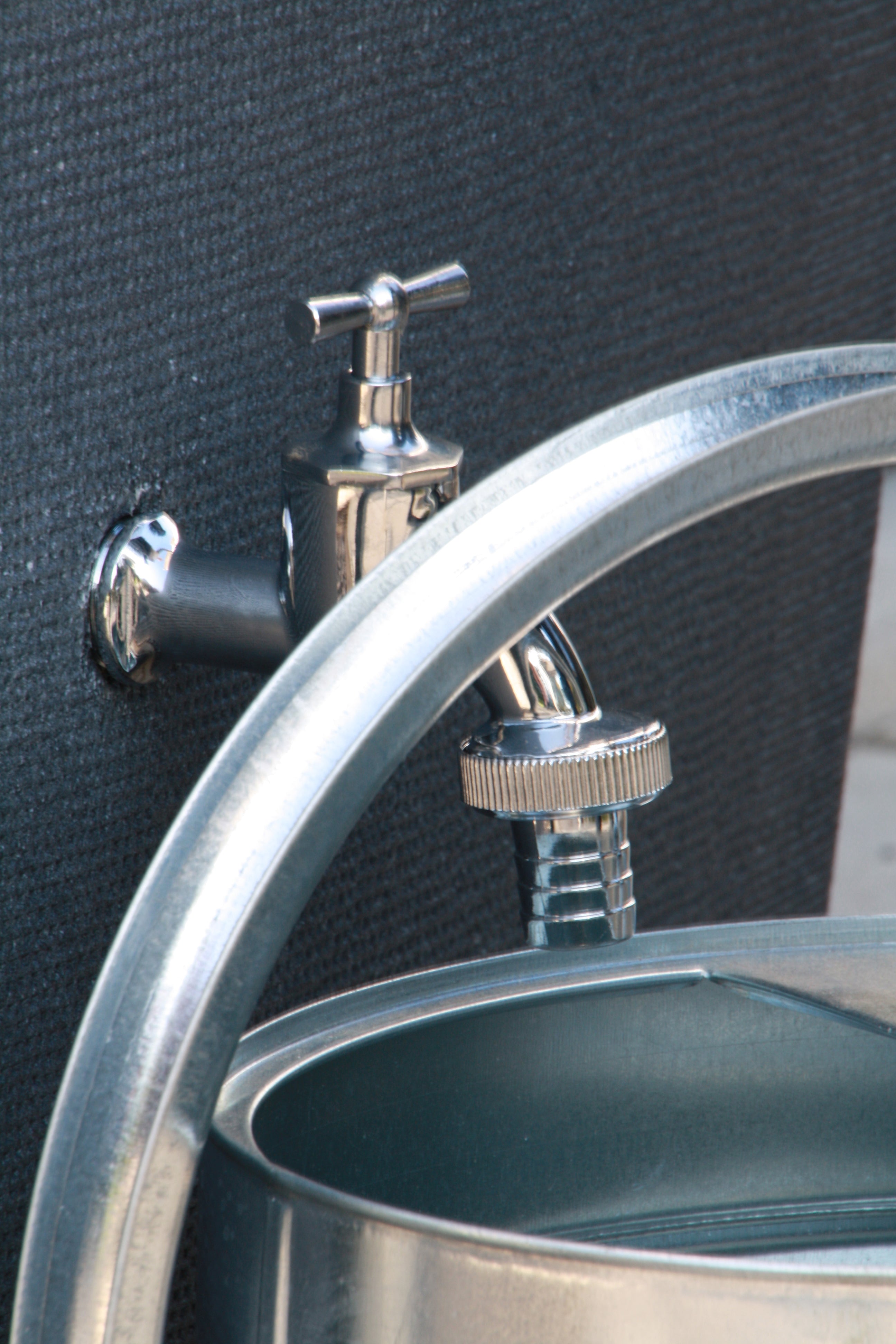 Noblesse 275 Litre Slim Water Butt with Optional Planter