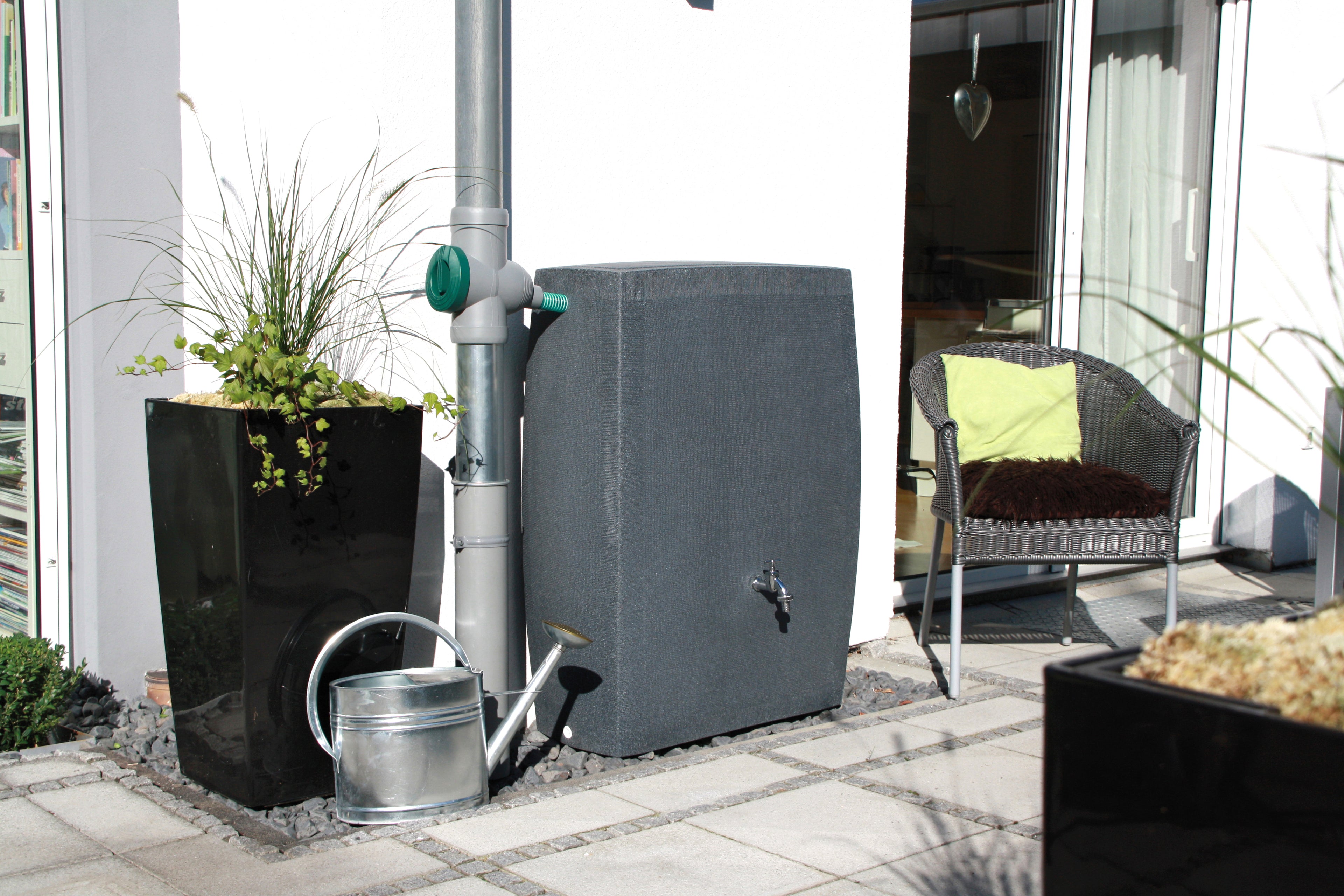 Noblesse 275 Litre Slim Water Butt with Optional Planter