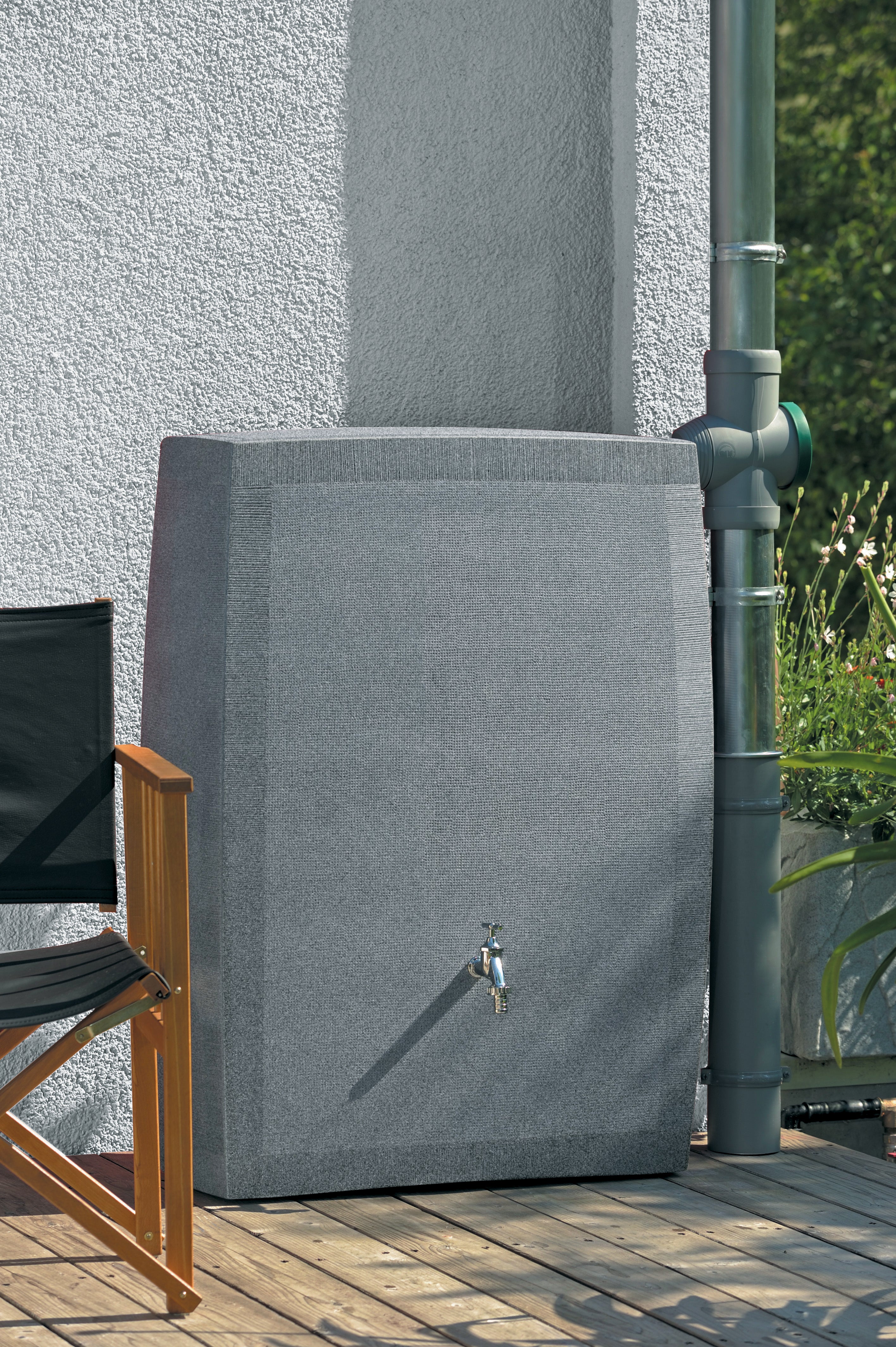 Noblesse 275 Litre Slim Water Butt with Optional Planter