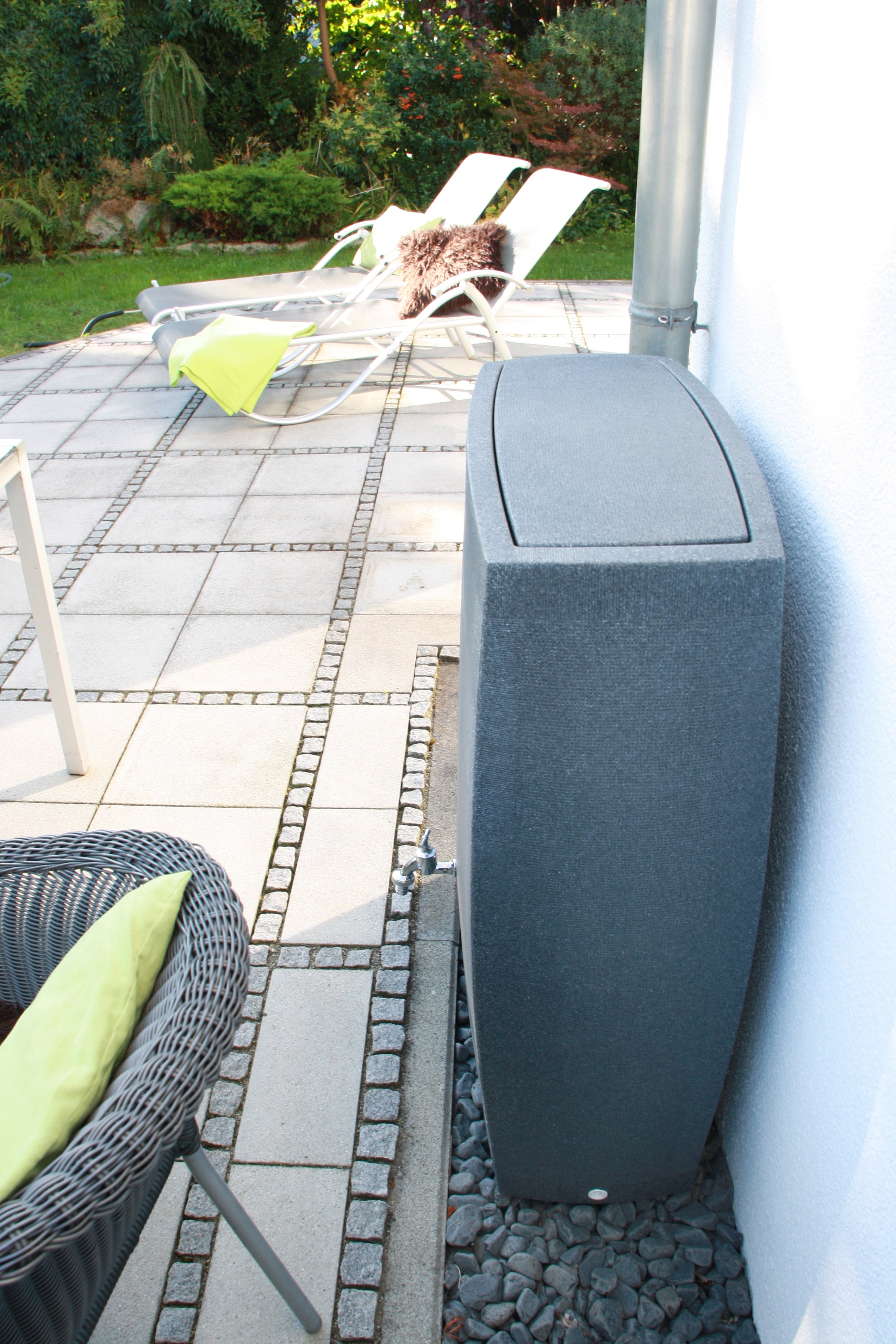 Noblesse 275 Litre Slim Water Butt with Optional Planter