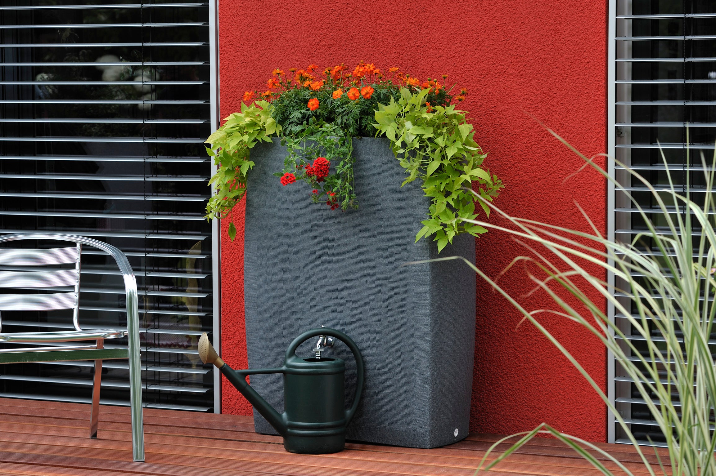 Noblesse 275 Litre Slim Water Butt with Optional Planter