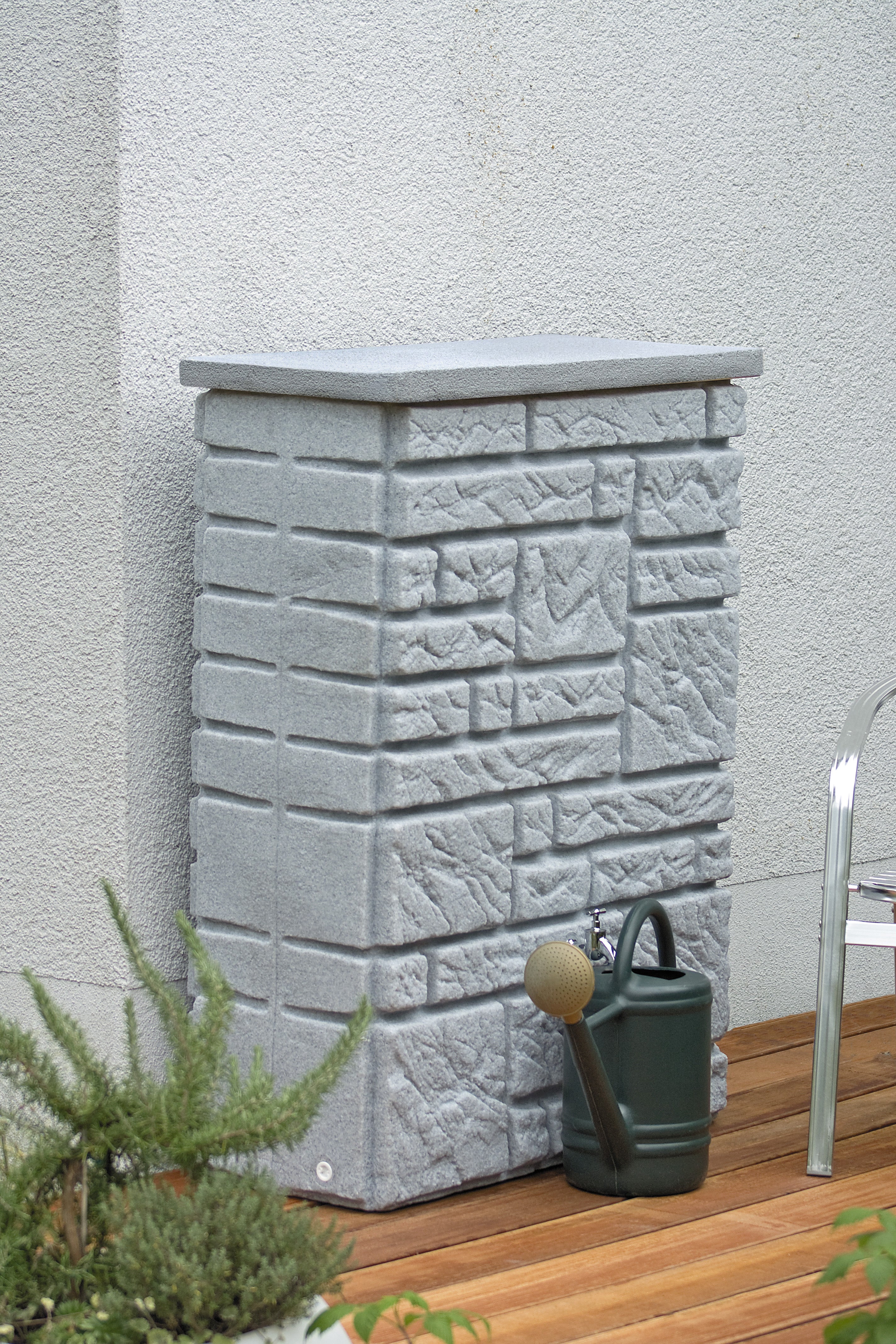 Maurano 300 Litre Water Butt with Optional Planter