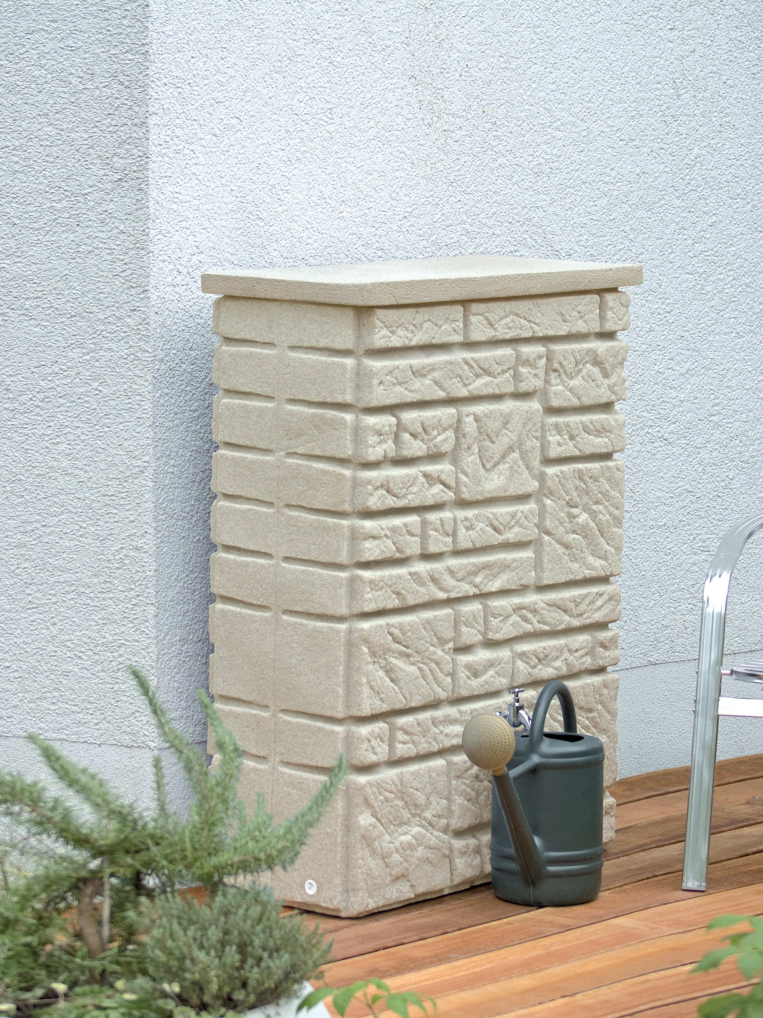 Maurano 300 Litre Water Butt with Optional Planter