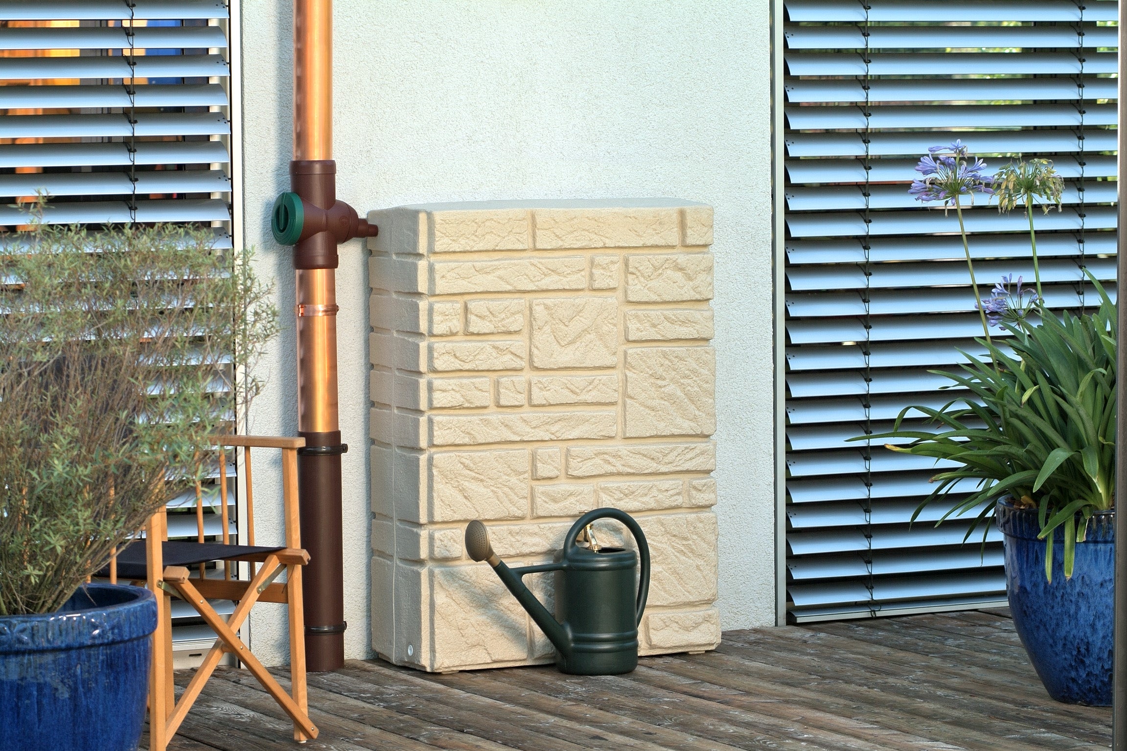 Maurano 300 Litre Water Butt with Optional Planter