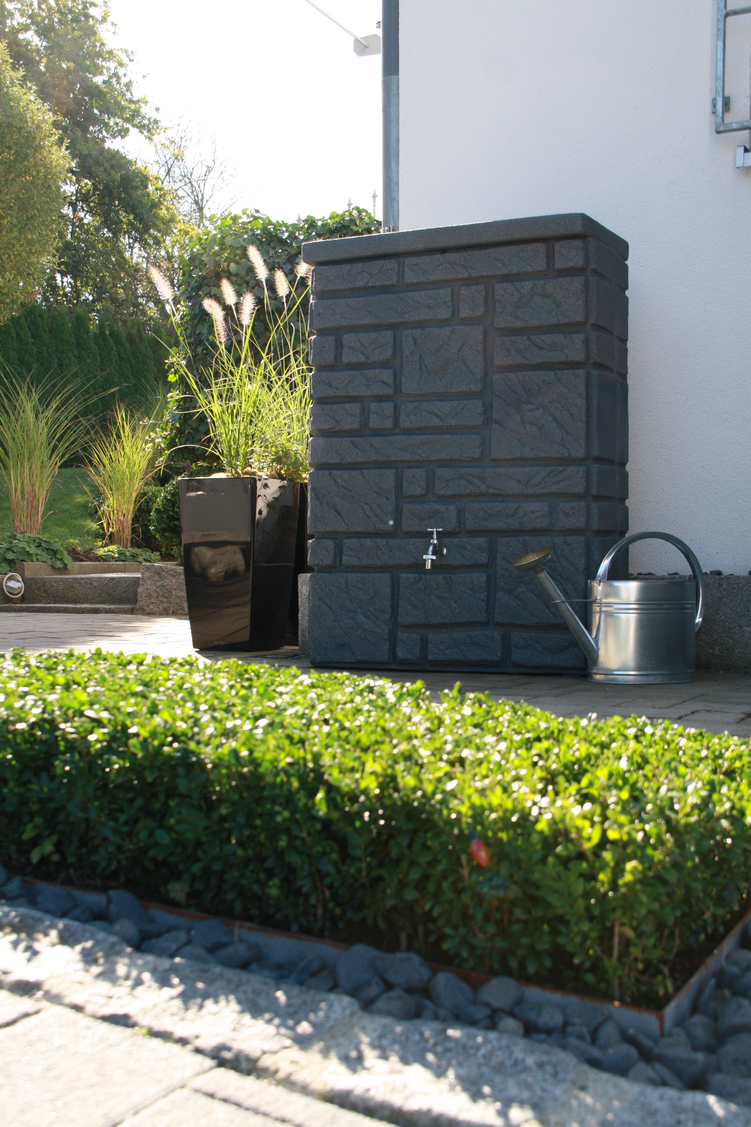 Maurano 300 Litre Water Butt with Optional Planter
