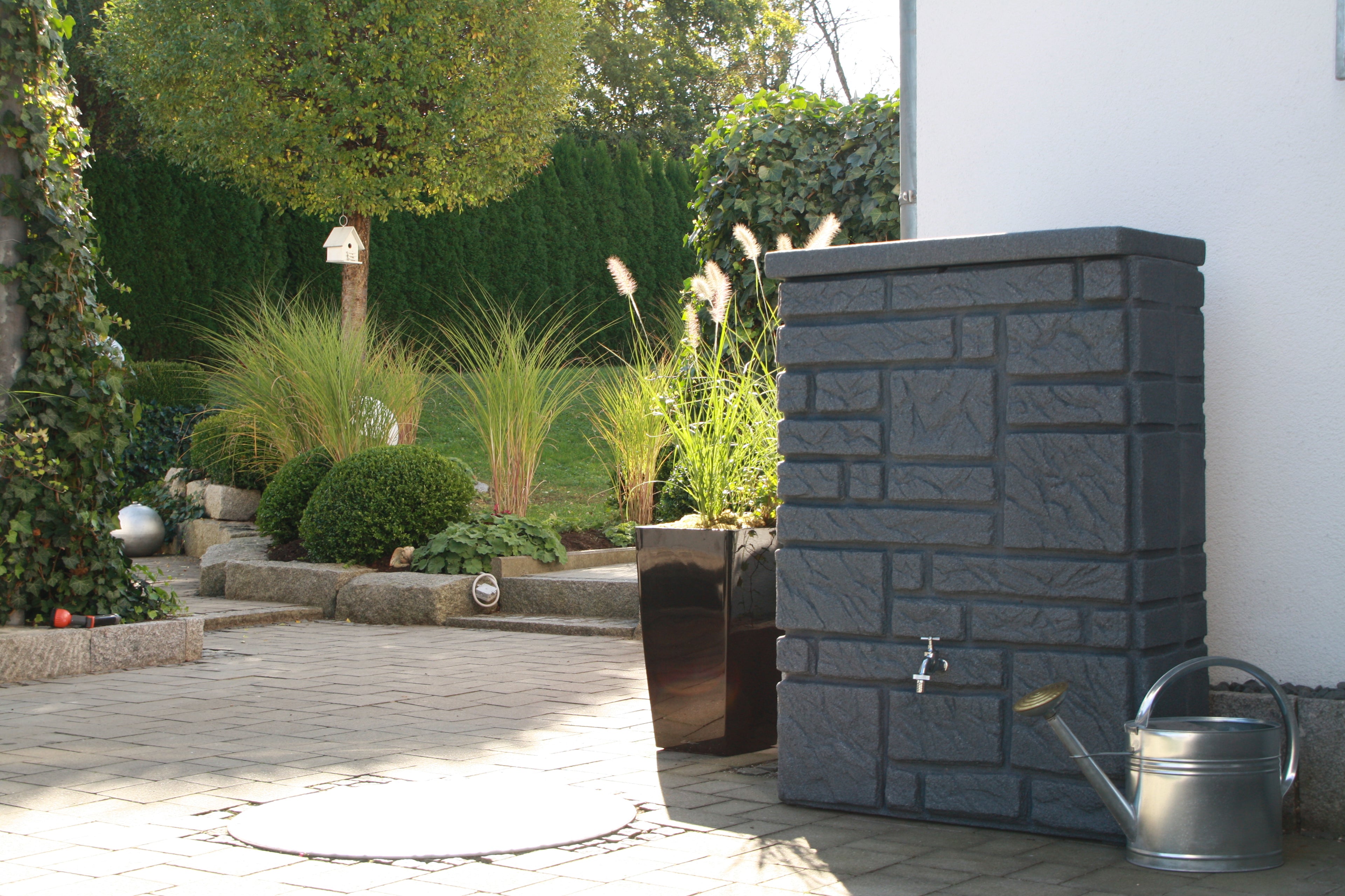 Maurano 300 Litre Water Butt with Optional Planter