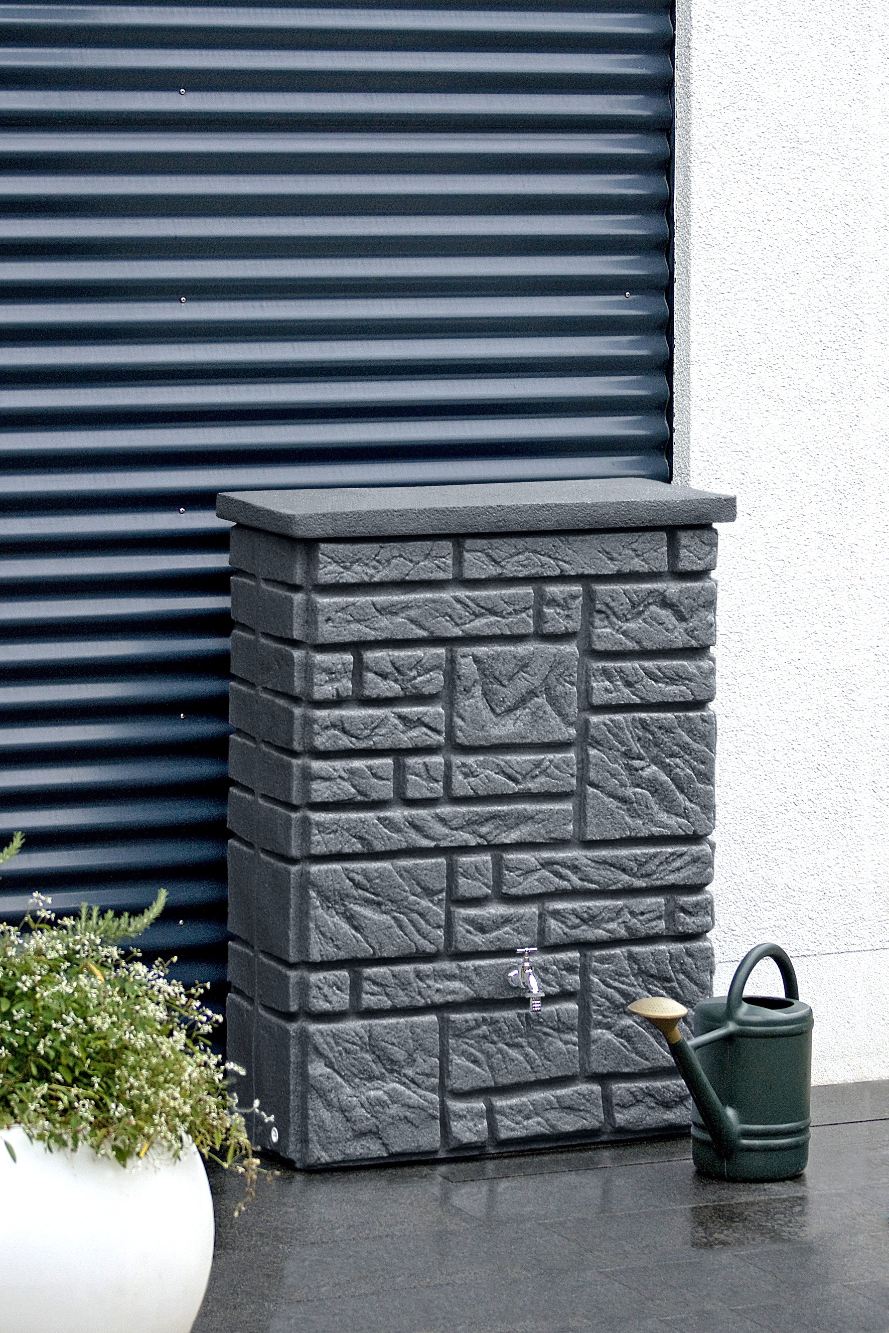 Maurano 300 Litre Water Butt with Optional Planter