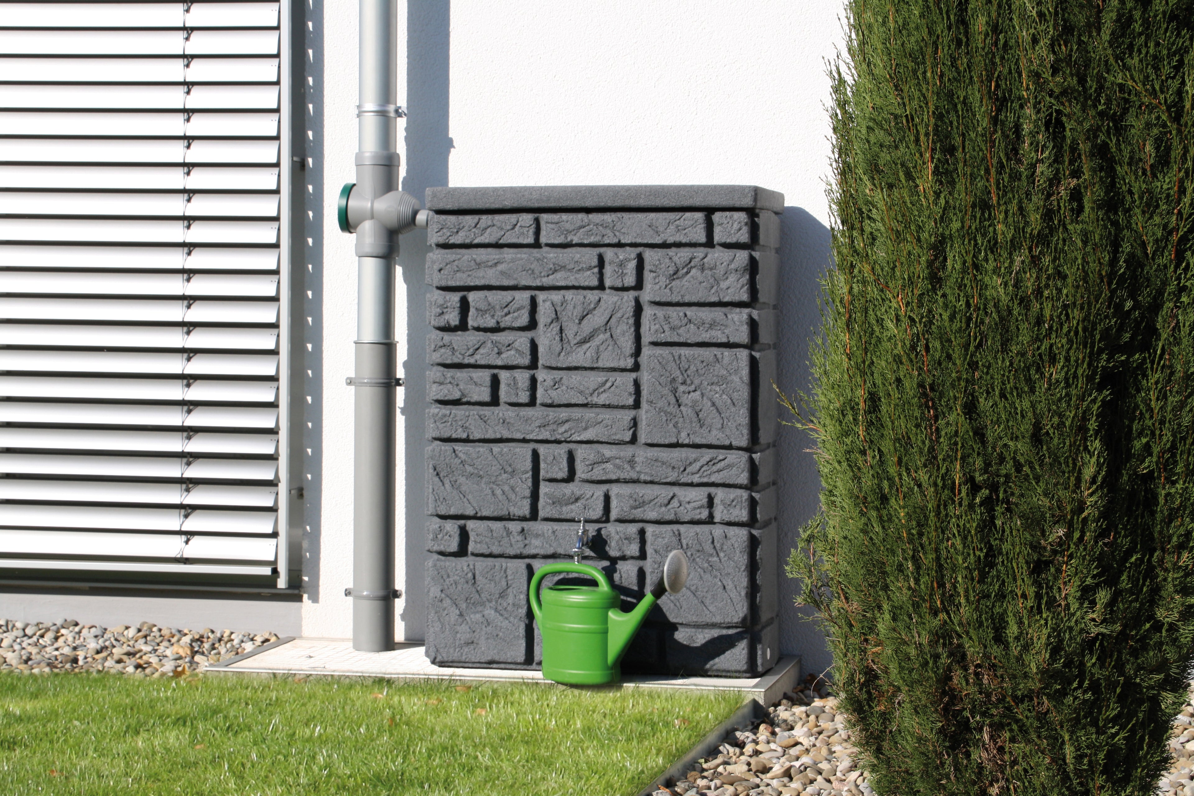 Maurano 300 Litre Water Butt with Optional Planter