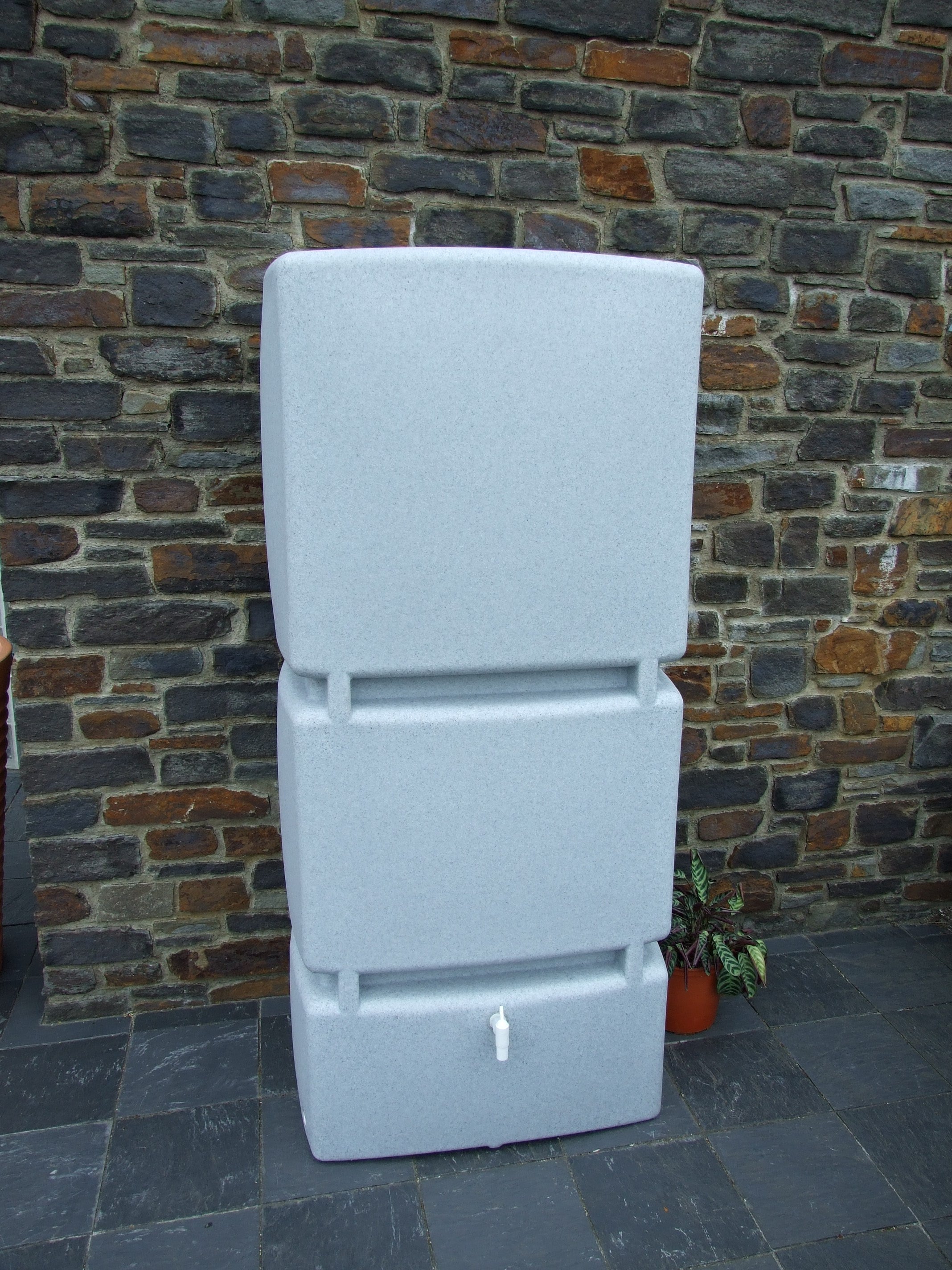 Wall Tank 800 Litres