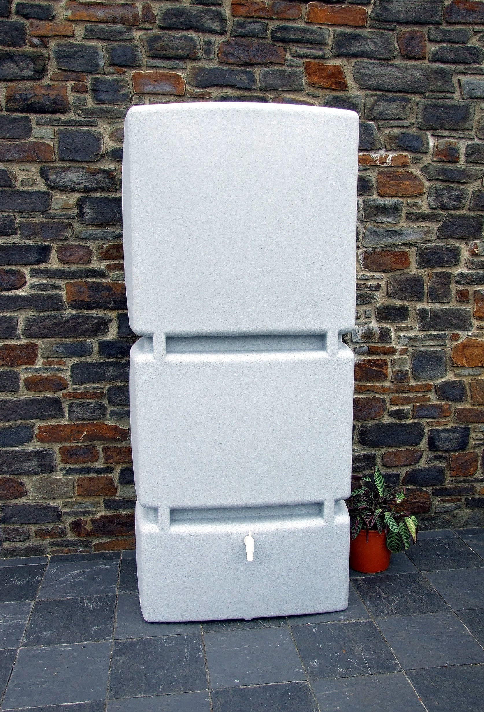Wall Tank 800 Litres