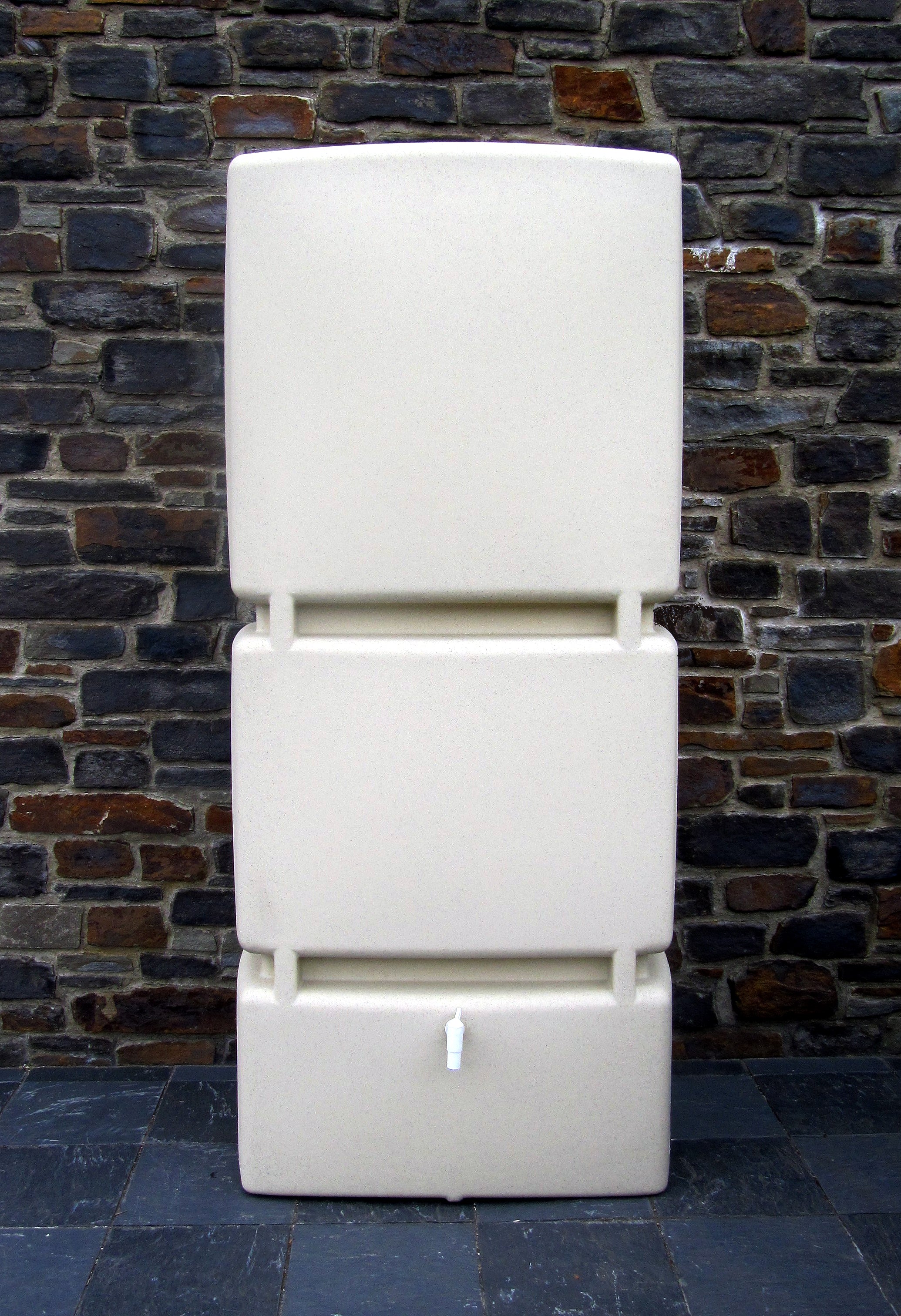 Wall Tank 800 Litres