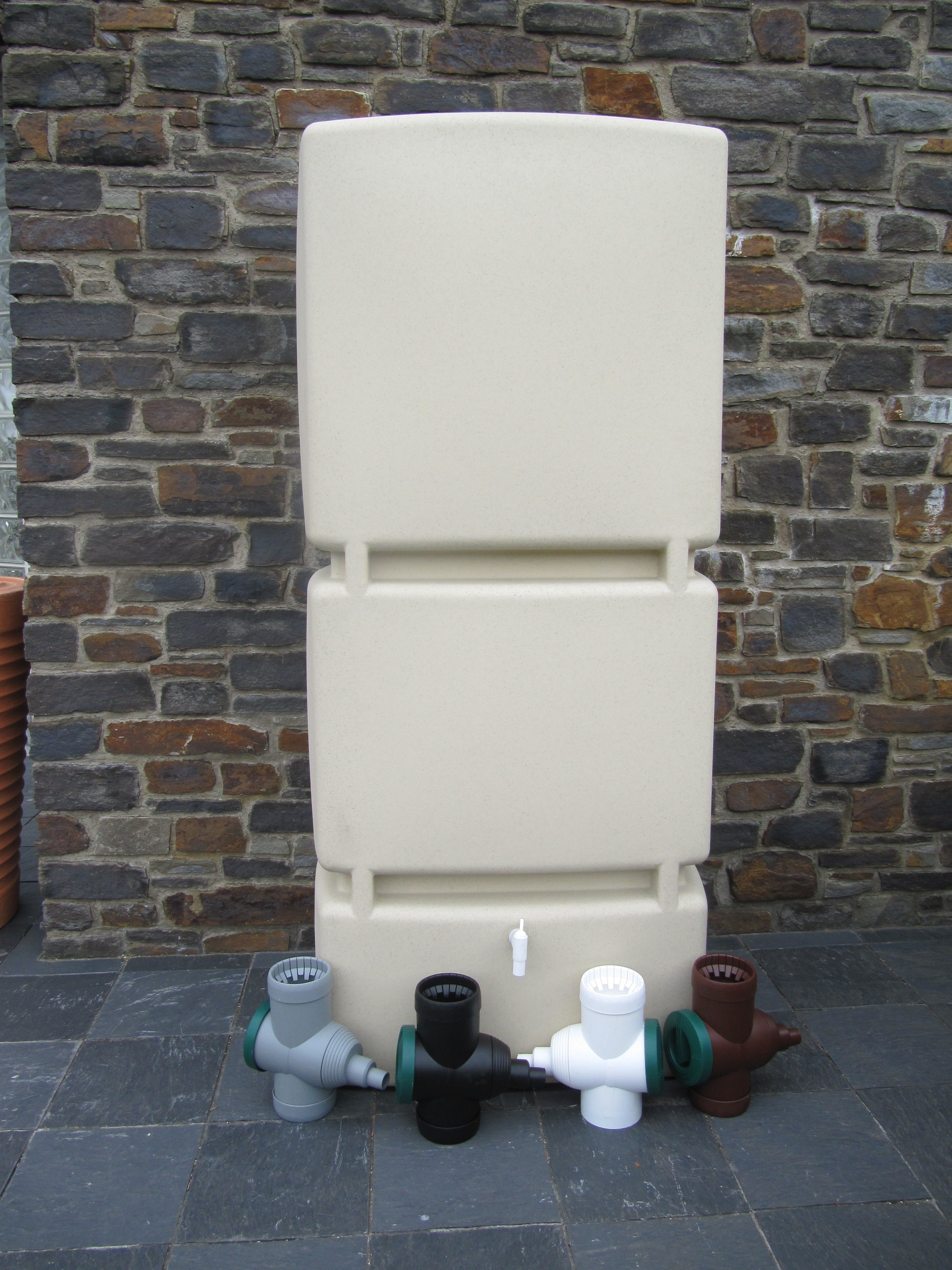 Wall Tank 800 Litres