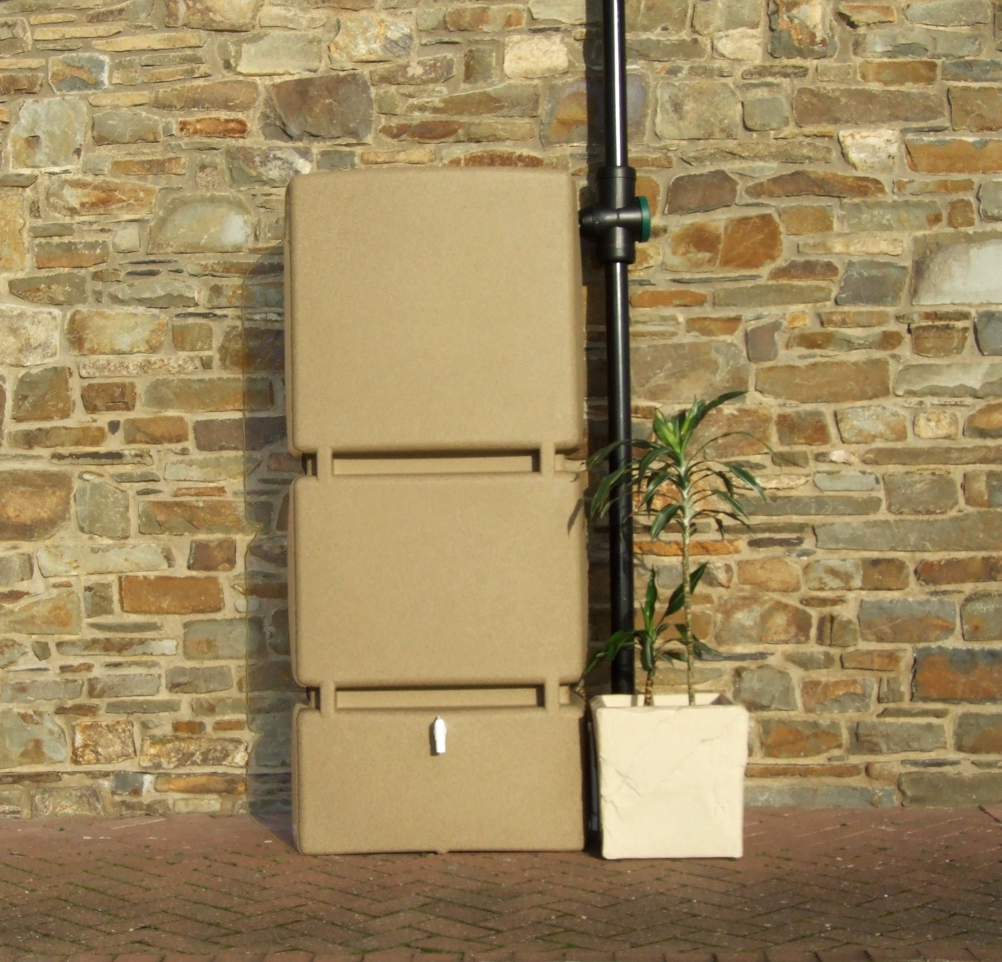 Wall Tank 800 Litres