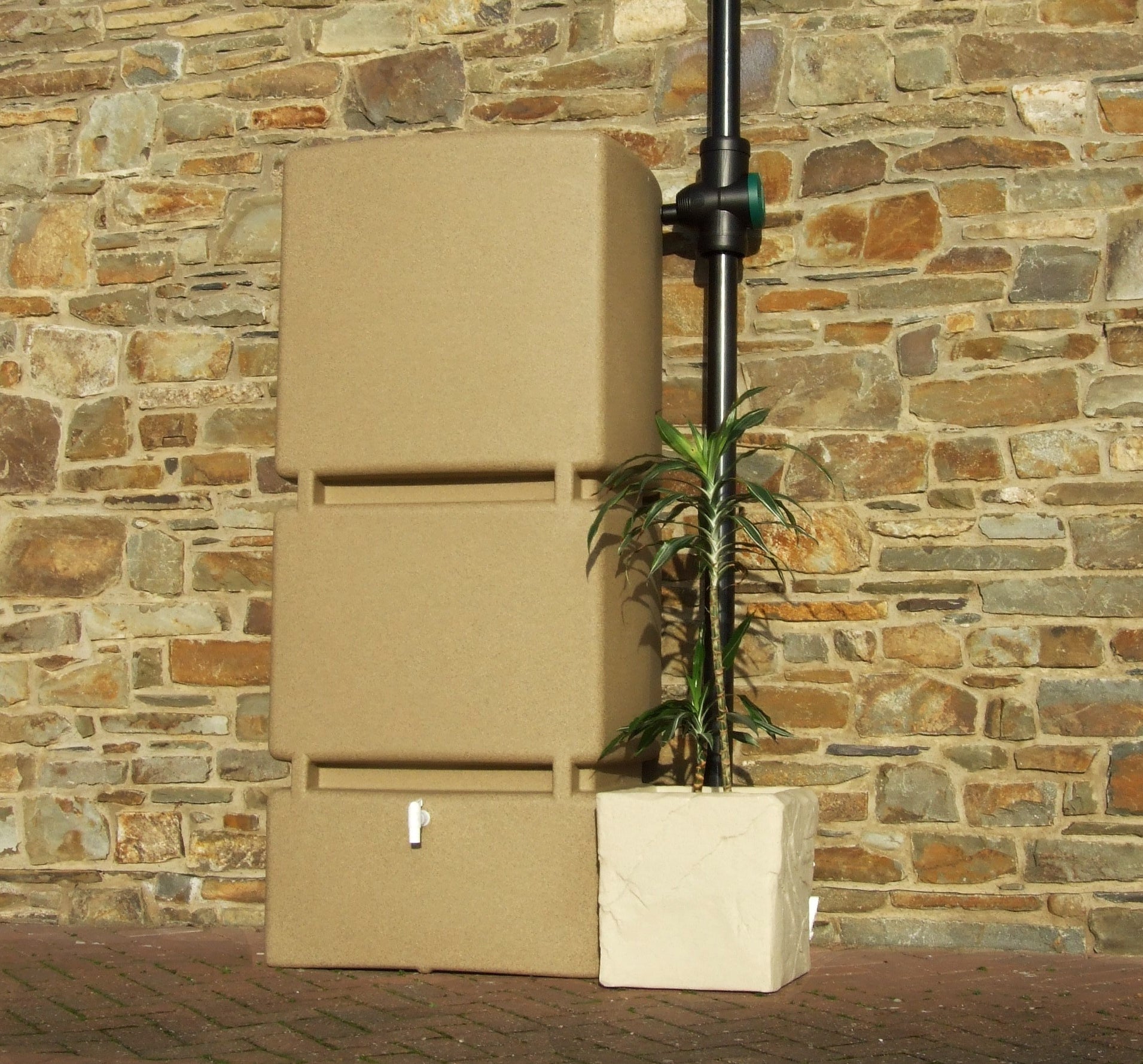 Wall Tank 800 Litres