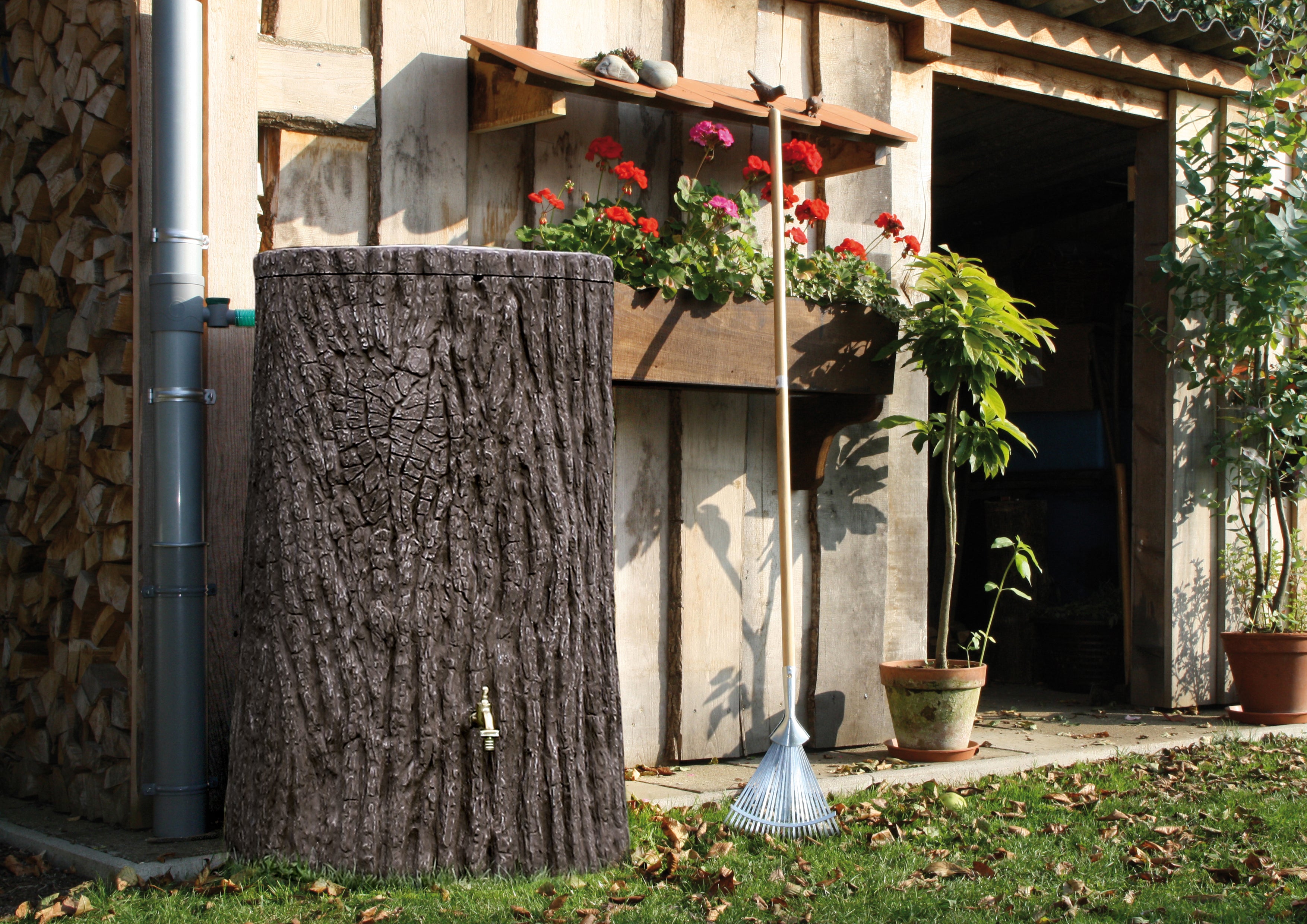 Evergreen 475 Litre "Tree Stump" water Butt