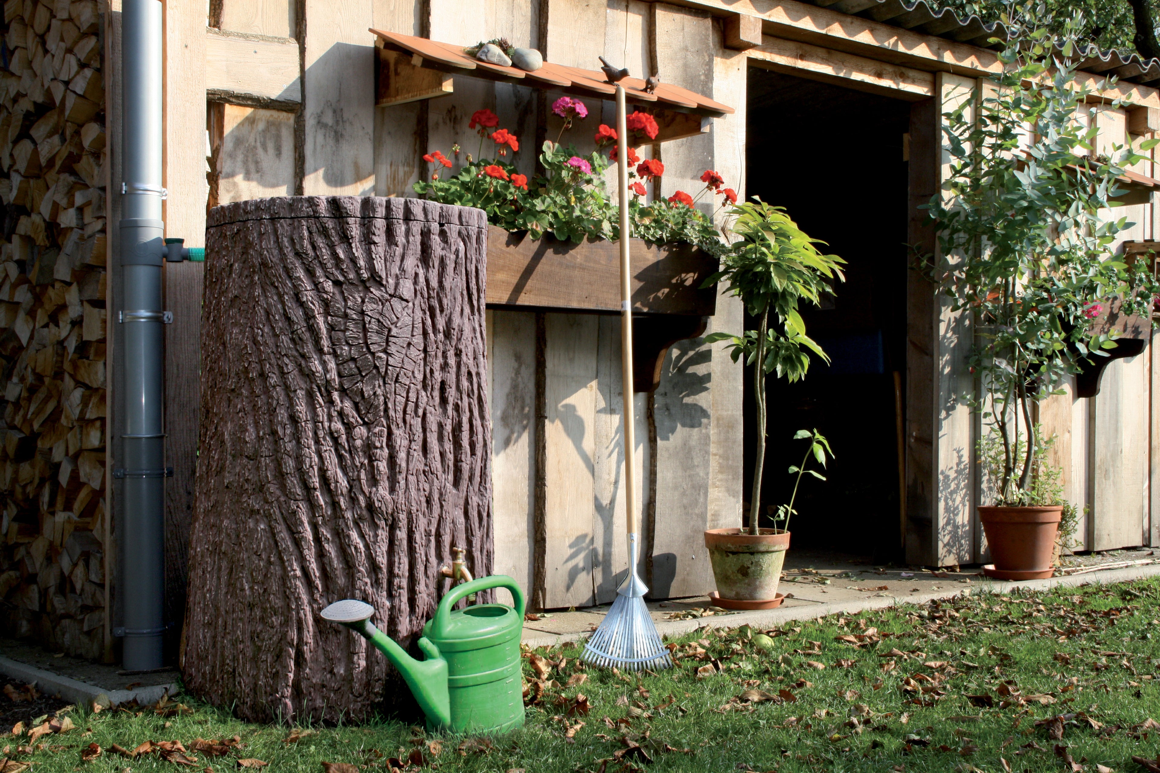 Evergreen 475 Litre "Tree Stump" water Butt