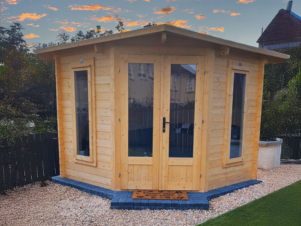 The Otters Corner 19mm Log Cabin