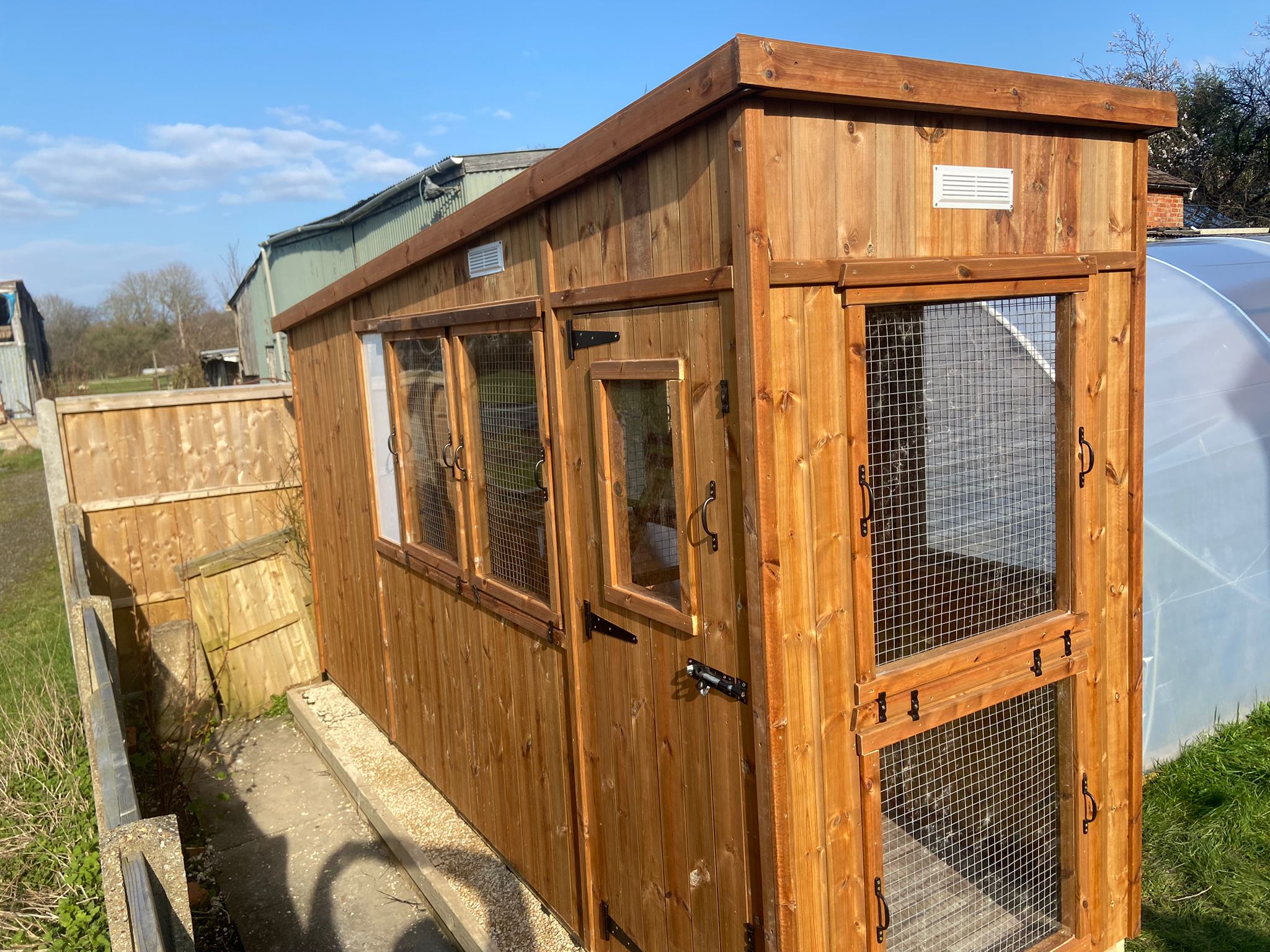 13ft x 4ft Cattery (Commercial Spec) – Raft Base, Insulated Housing & Run