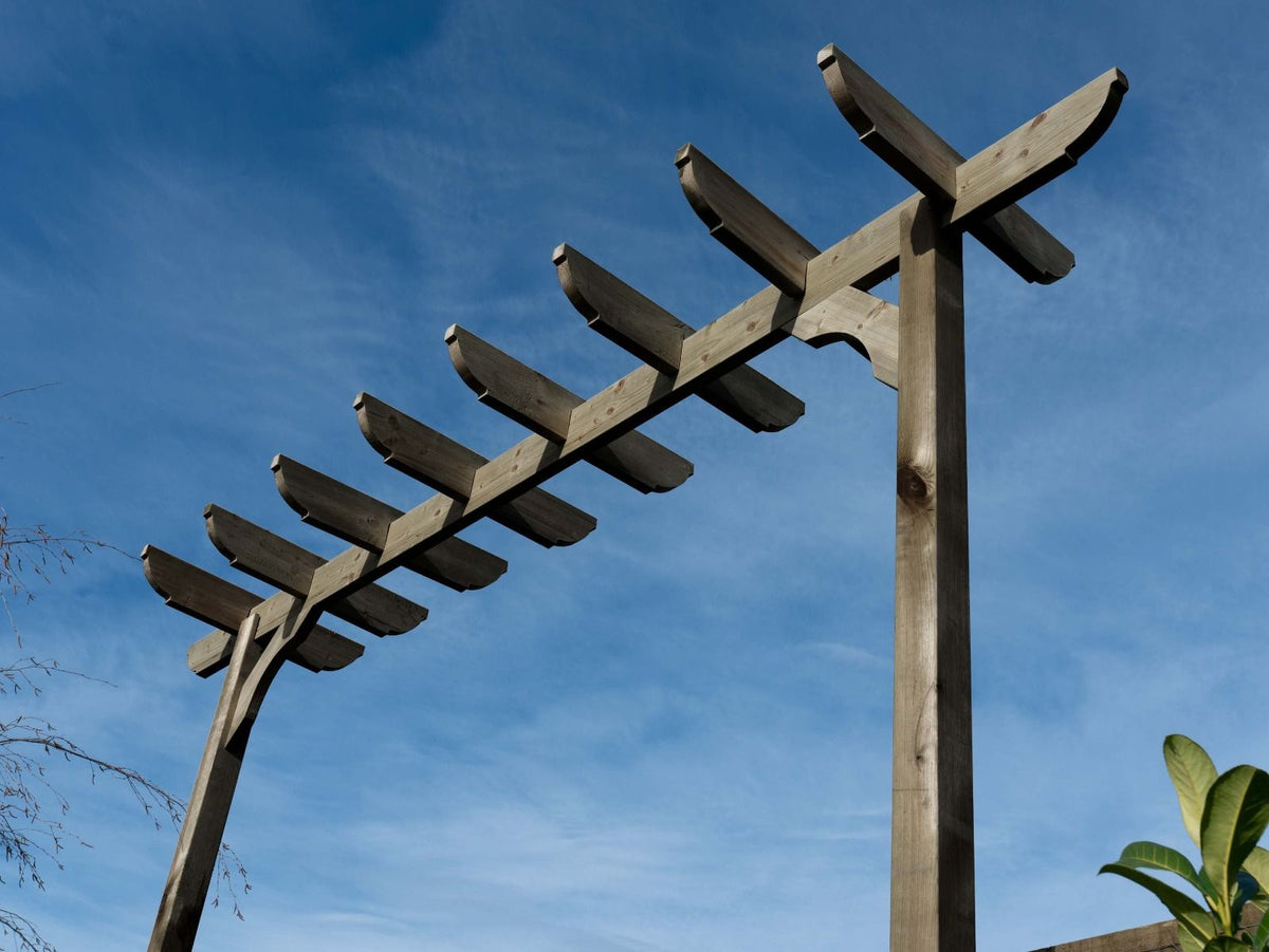Corbel Single Beam Pergola, Plant Climbing Arbour - Sculpted brace