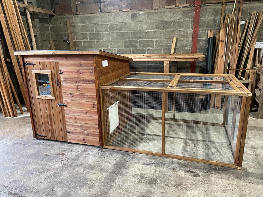Premium Hen/Rabbit Run
