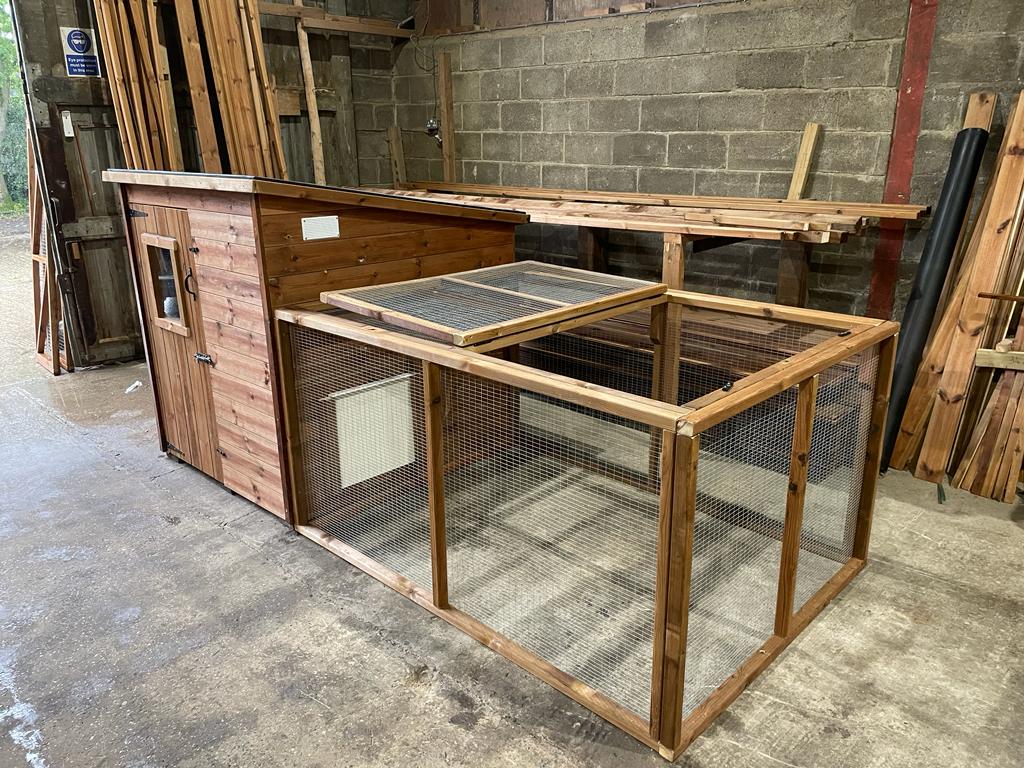 Premium Hen/Rabbit Run
