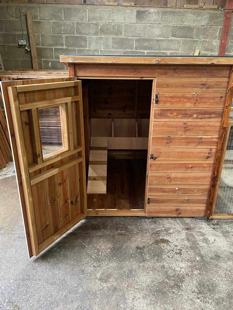 Premium Hen/Rabbit Run