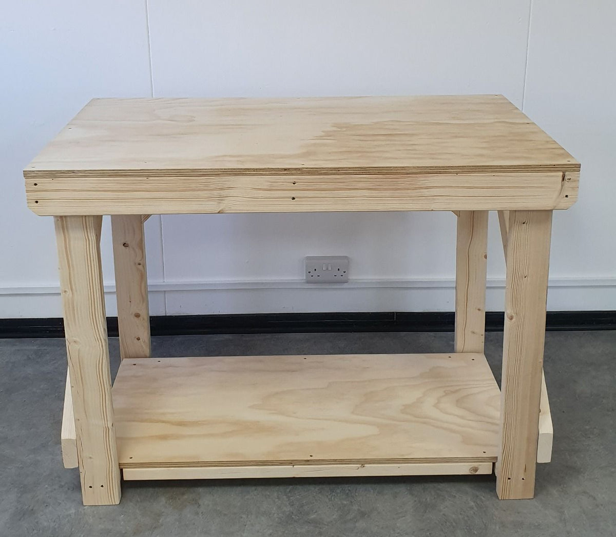 Wooden Workbench Superior Strength 18mm Plywood Top